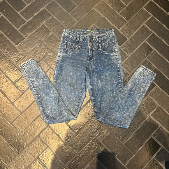 7 For All Mankind Acid Wash Skinny Jeans โ Size 26/27 - Picture 3 of 3